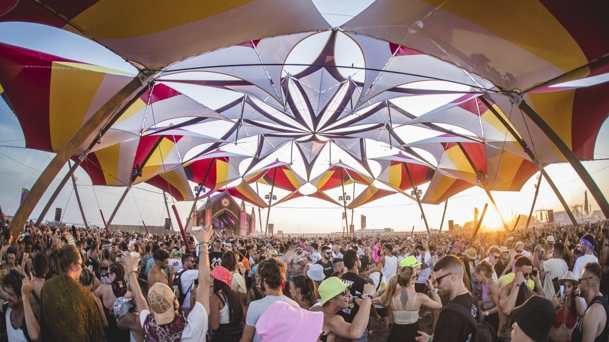 Más de 60.000 personas bailarán en el desierto más de 22 horas.