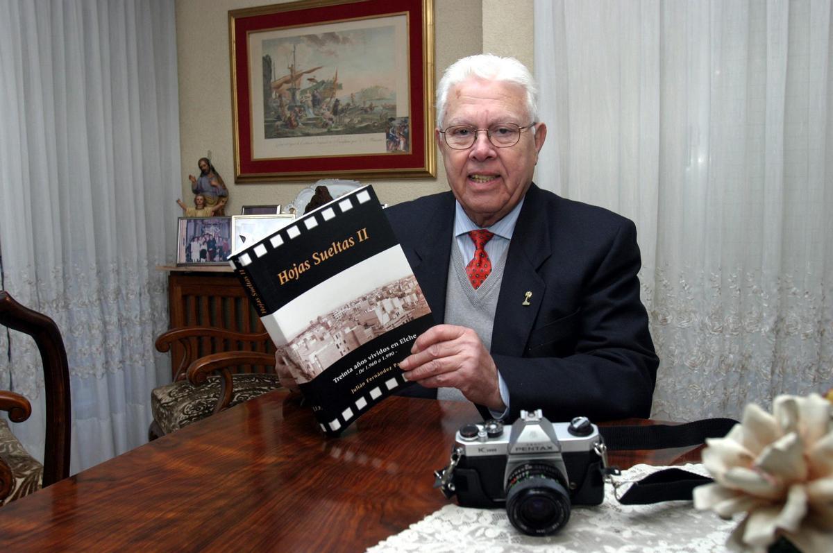 Monferval, en la presentación de un libro de fotografías, en 2005