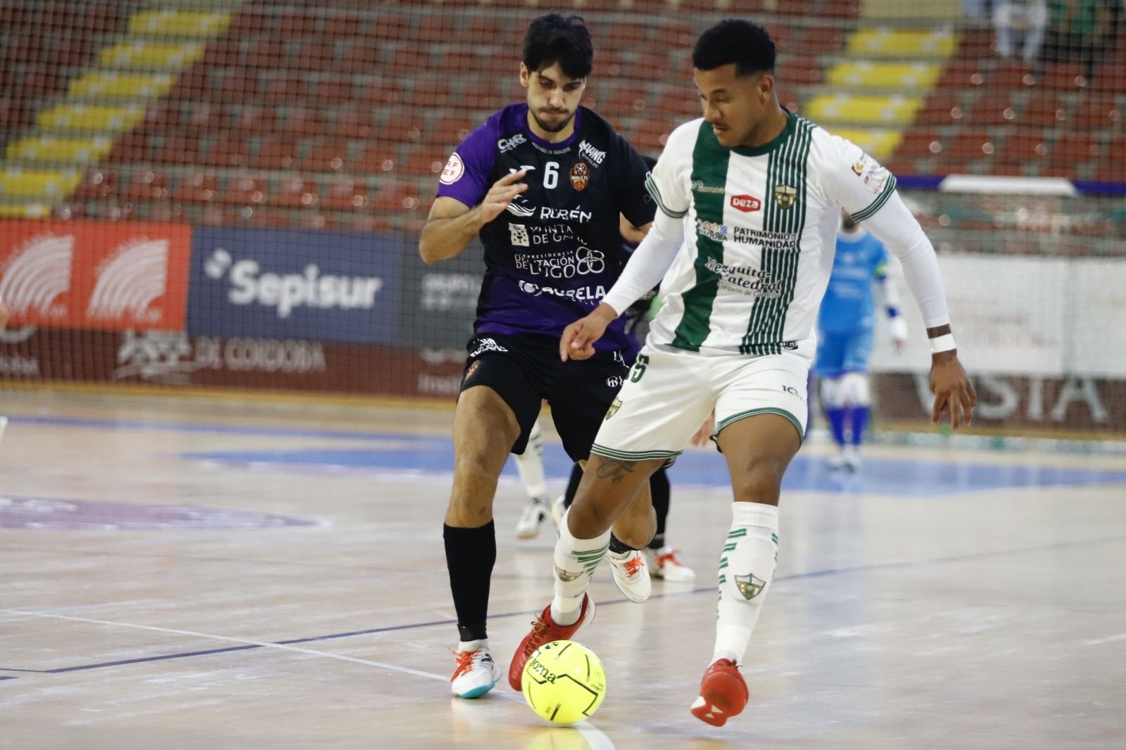 Córdoba Futsal-Burela | El partido en Vista Alegre, en imágenes
