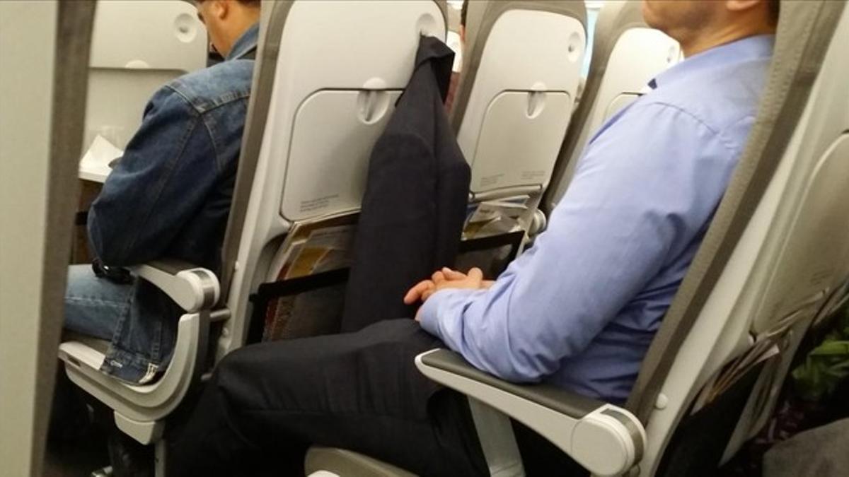 Nuevos asientos no reclinables en uno de los últimos aviones adquiridos por Vueling.