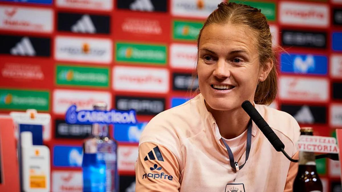 Irene Paredes en rueda de prensa