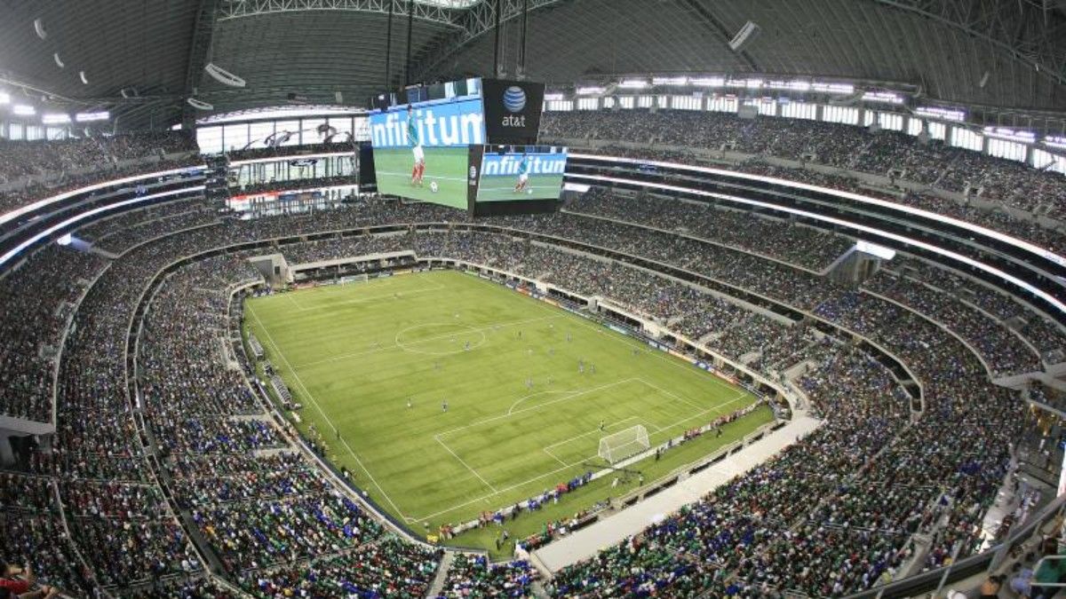 05 June 2011: Fans during the CONCACAF Gold Cup soccer matches between Mexico versus El Salvador and Costa Rica versus Cuba at Cowboys Stadium in Arlington, Texas. The attendance was a sellout of 80,108. Photo by James D. Smith 05312014xALDIA 09072015xPUB