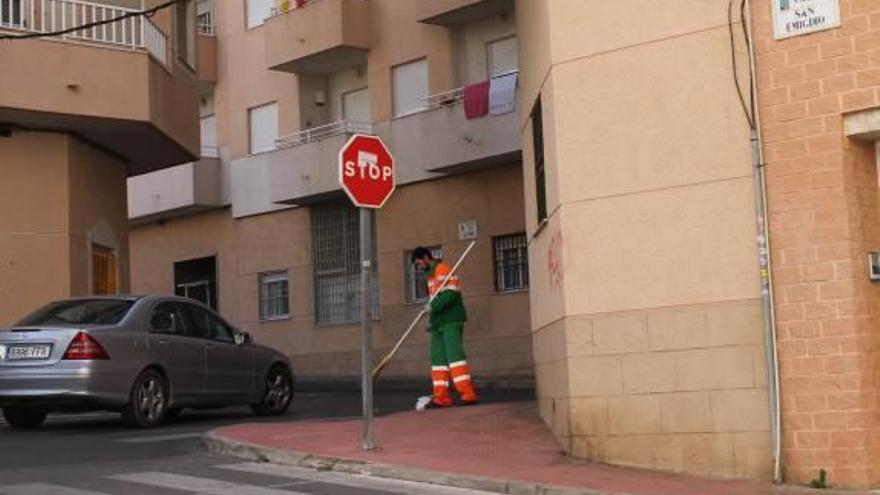 Torrevieja paga 7.100 euros a una conductora que alegó que la señal de Stop estaba tirada