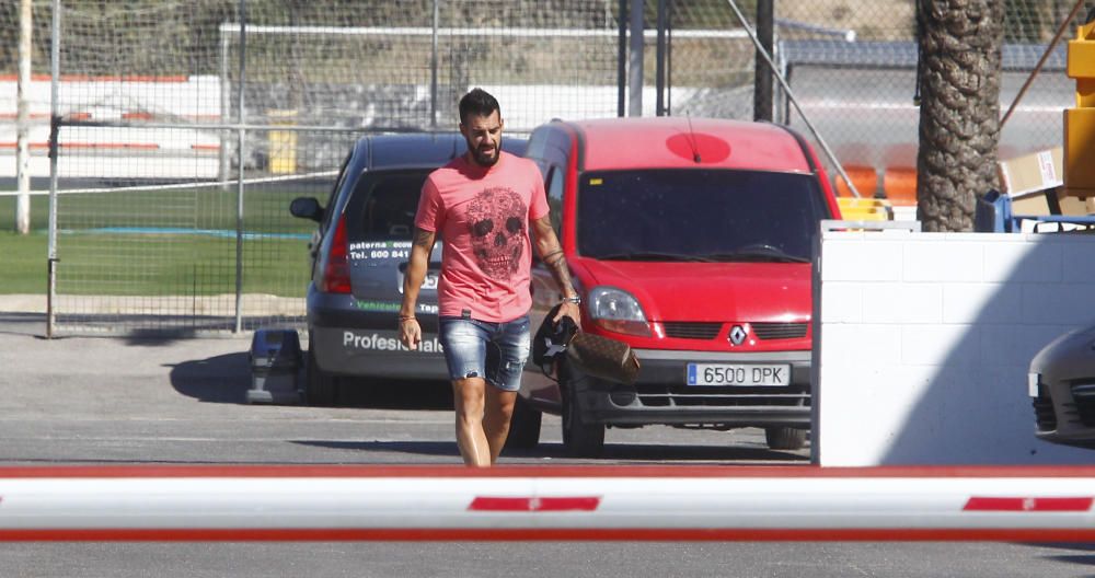 El Valencia CF echa a rodar lleno de descartes