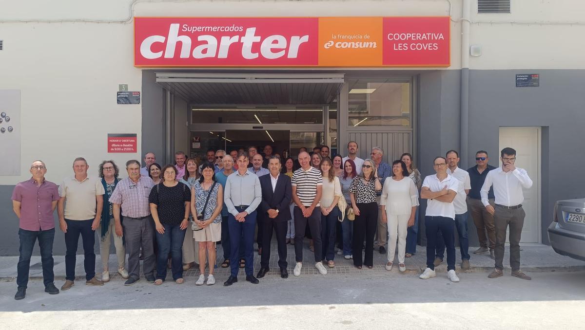 La Cooperativa Sant Isidre de les Coves de Vinromà ha impulsado la apertura del nuevo supermercado en les Coves de Vinromà.