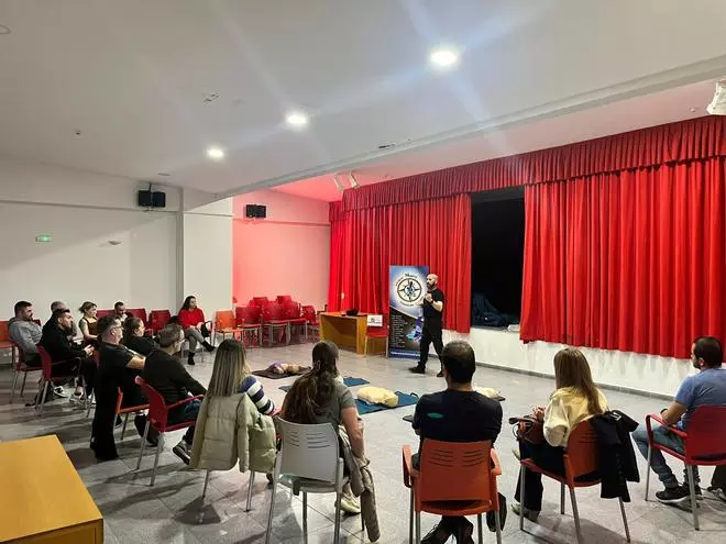 La hostelería del Distrito Norte se forma en primeros auxilios tras el reciente atragantamiento en un bar de Cáceres