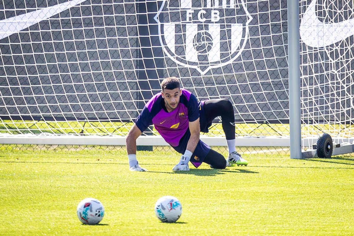 Joan Garcia, en el entrenamiento de este jueves en la Ciutat Esportiva.