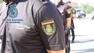 Un joven de Barcelona fallece al ser arrollado por un taxi mientras estaba tumbado en la calzada en Menorca