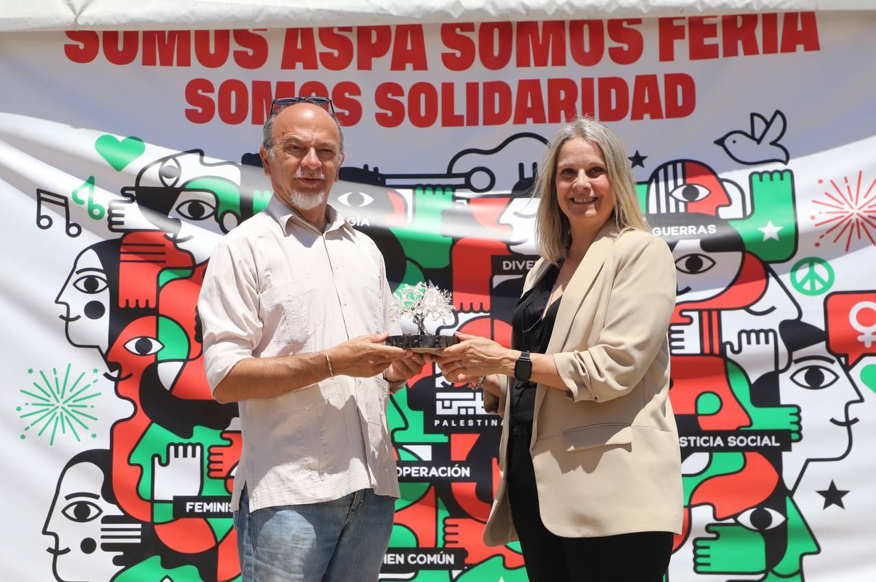 ASPA entrega el Olivo de la Paz a Raquel Martí, directora de Unrwa España.