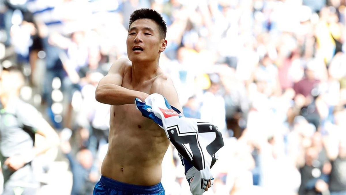 Wu Lei celebrando un gol con el Espanyol