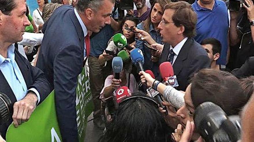 Madrid Discussió entre Almeida i Ortega Smith per la violència de gènere