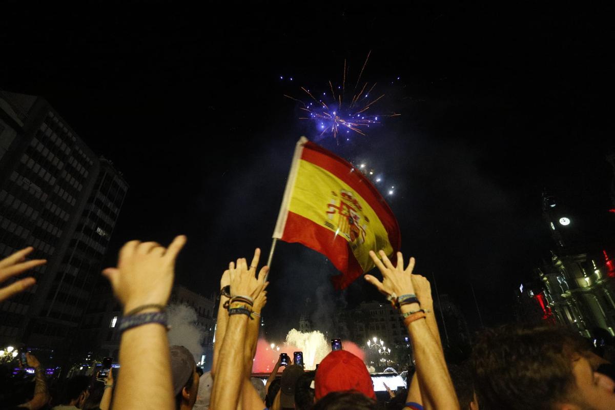 Euforia en València por el triunfo de la Roja Euforia en València por el triunfo de la Roja