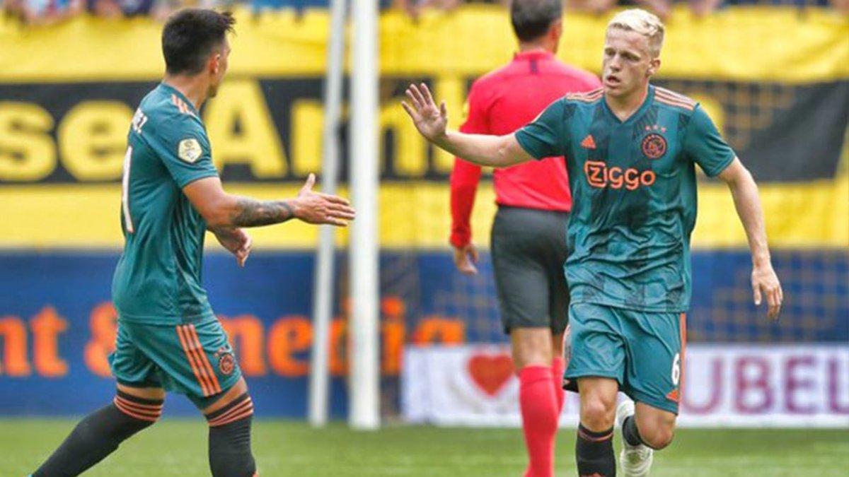 Van de Beek marcó y asistió con el Ajax en el debut en la Eredivisie