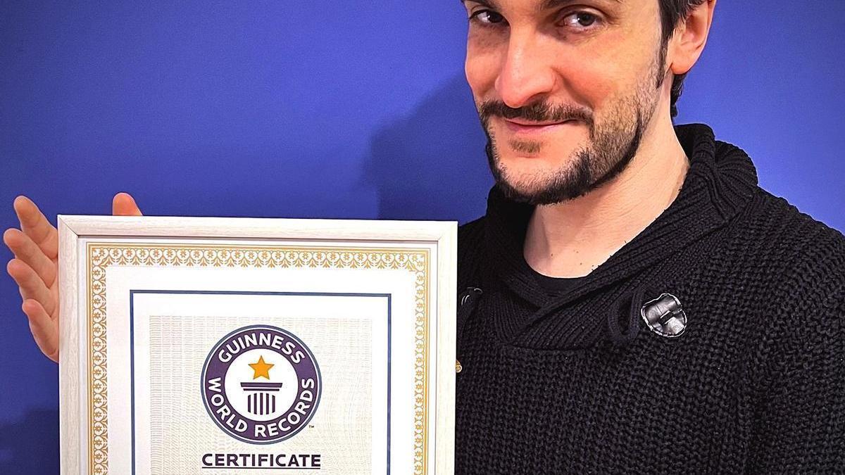 El artista con el certificado Guinnes