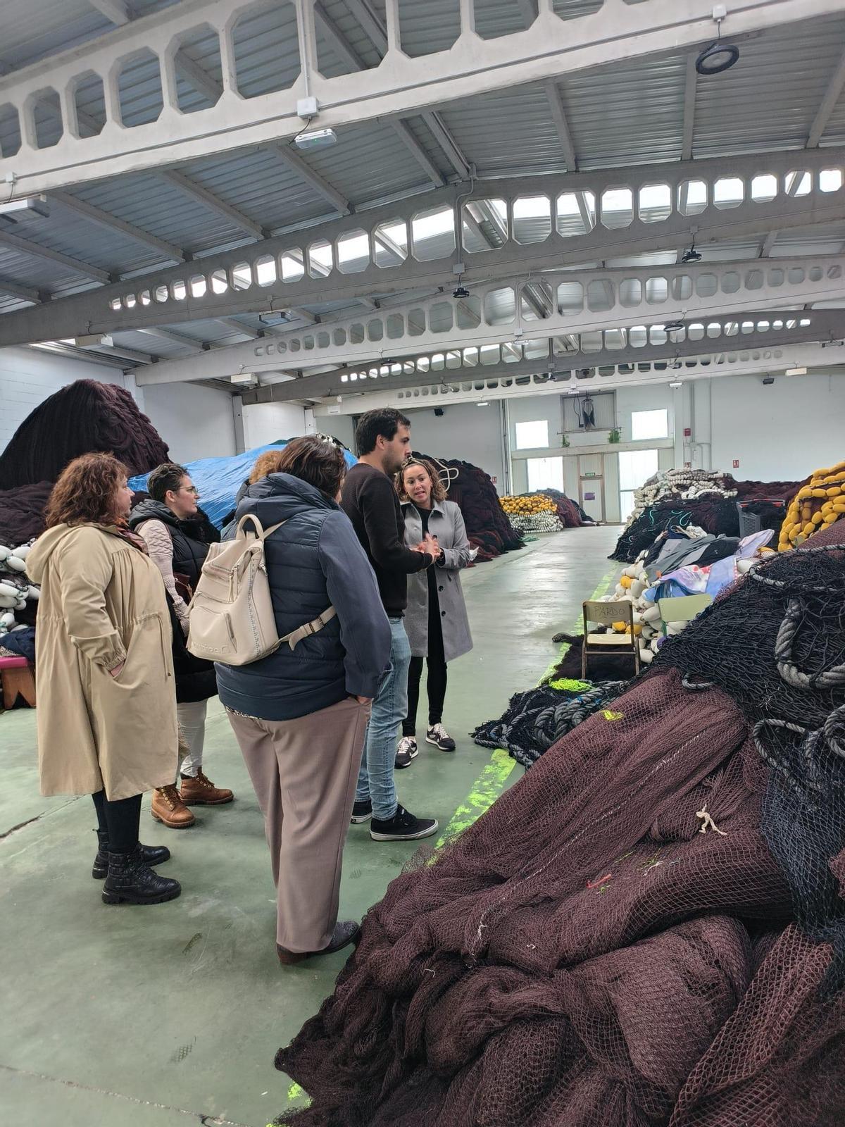 As redeiras visitaron as instalacións das profesionais do sector de Porto do Son.
