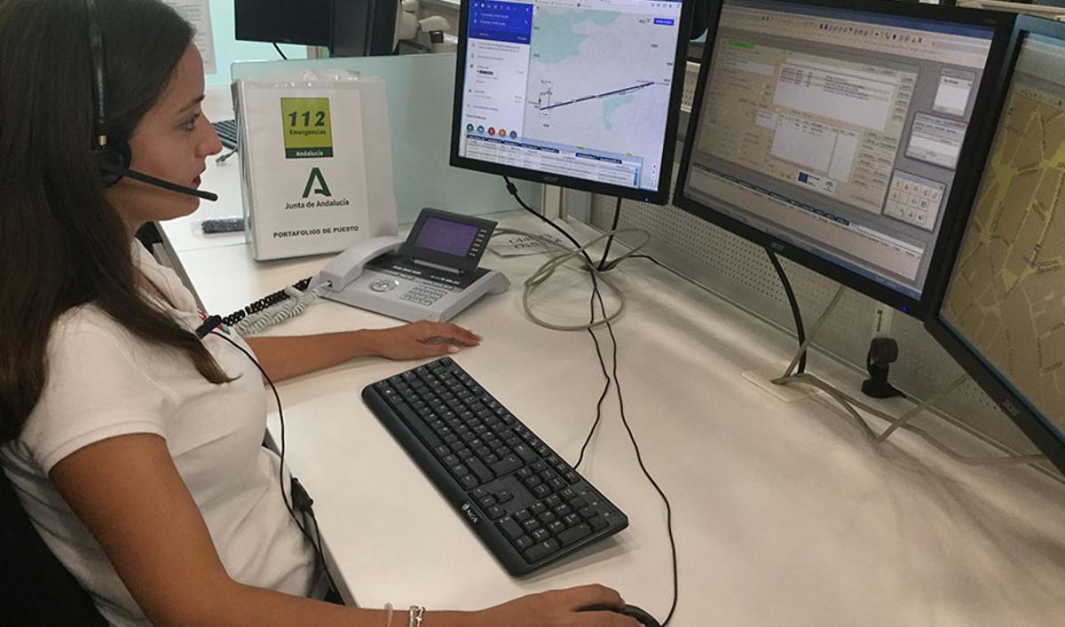 Operadora de Emergencias 112 Andalucía.