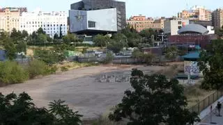 El Ayuntamiento de Zaragoza convertirá 12 solares en aparcamientos