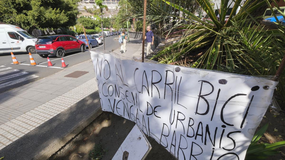 Vecinos de Barranquillo Don Zoilo colocan carteles de protesta