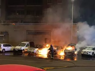 Investigan el incendio de cuatro vehículos en el barrio del Perú, en Santa Cruz de Tenerife