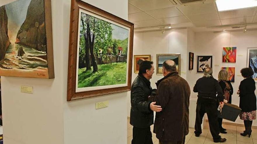 La sala de Caja Rural de Gijón muestra obras de diez artistas