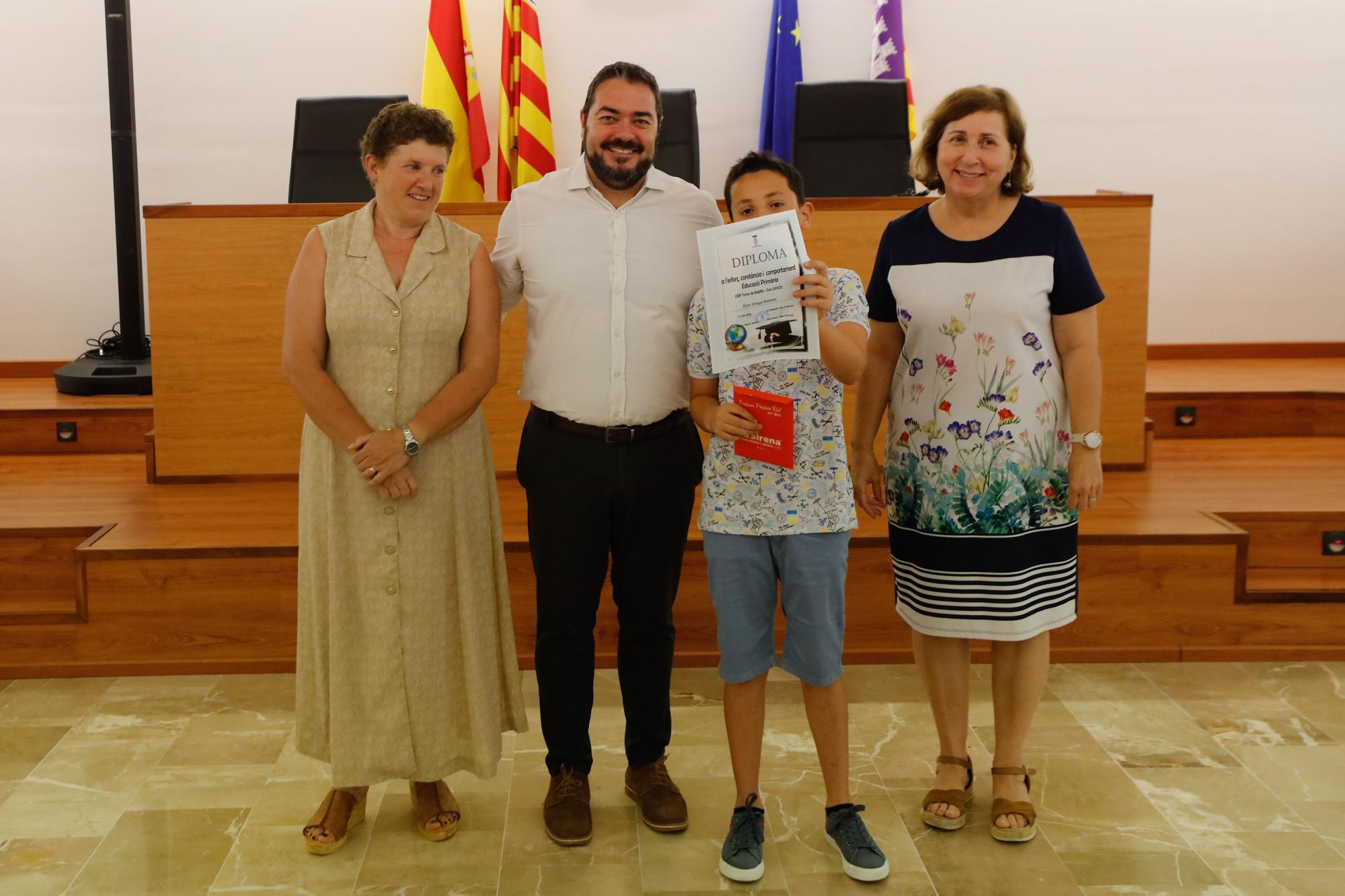 Sant Joan premia a sus mejores estudiantes