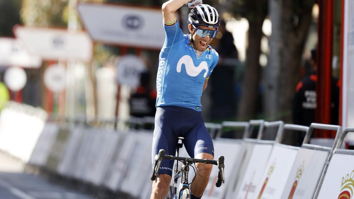 Alejandro Valverde celebra su triunfo en la línea de meta