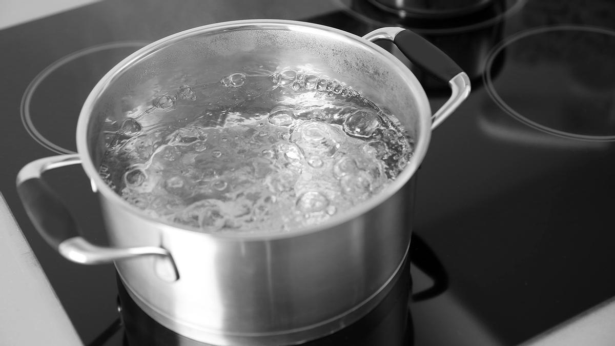 COCINAR PASTA RÁPIDO | Truco para hervir el agua de la pasta en 5 minutos:  pruébalo una vez y lo harás siempre