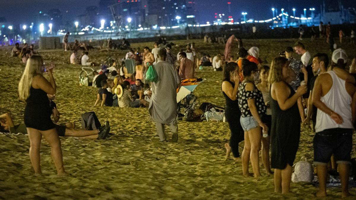 Aspecto de la playa de la Barceloneta en agosto de 2020.