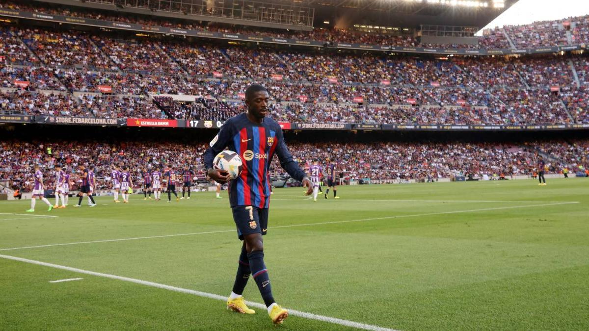 Dembélé, en una foto espectacular del duelo ante el Valladolid