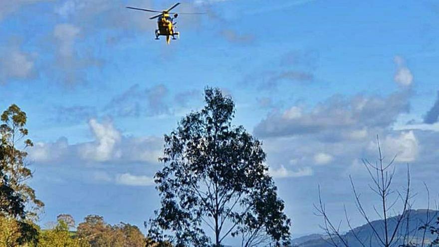El helicóptero llega a la zona del accidente. | SEPA