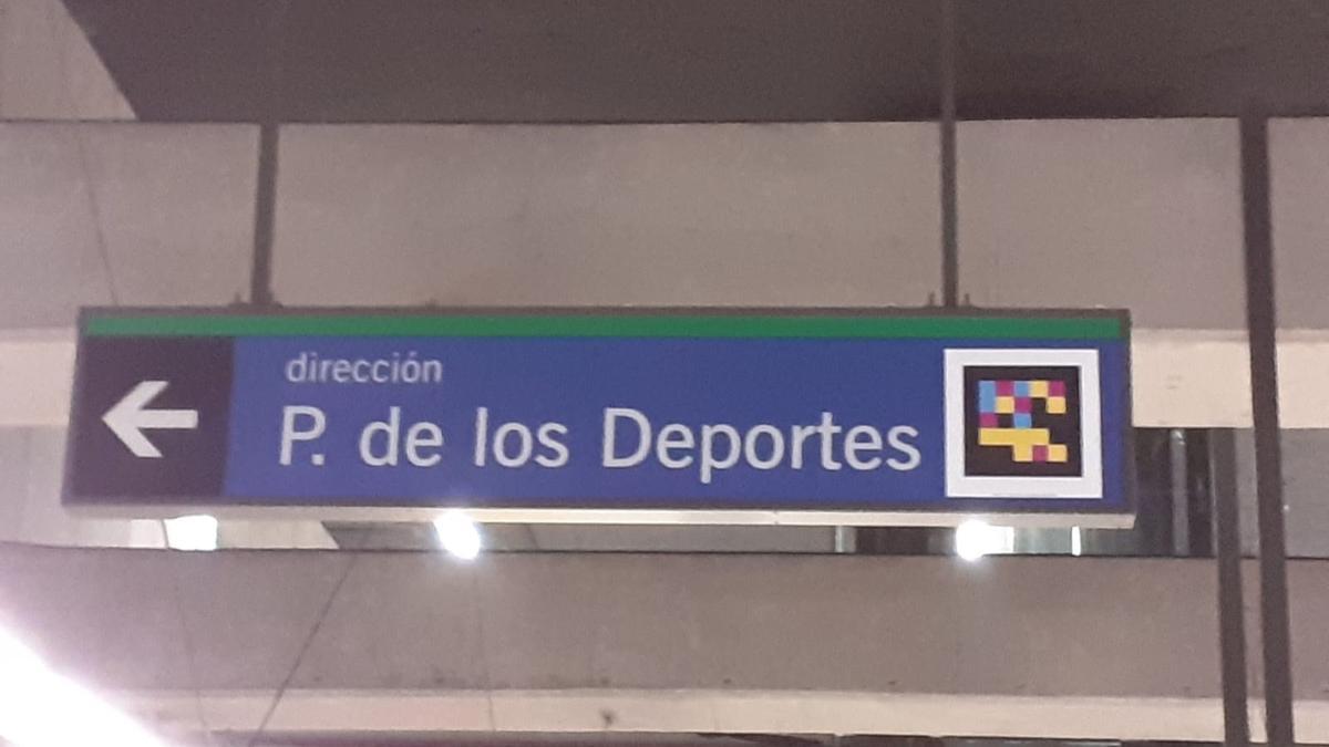 Uno de los códigos colocados en el metro de Málaga.