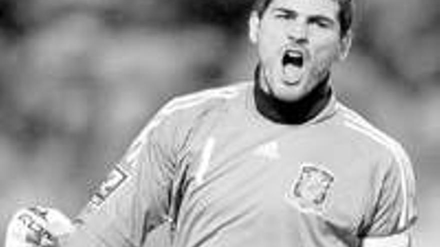 Casillas, Iniesta, Torres, Villa, Xavi y Cesc aspiran a relevar a Kaká