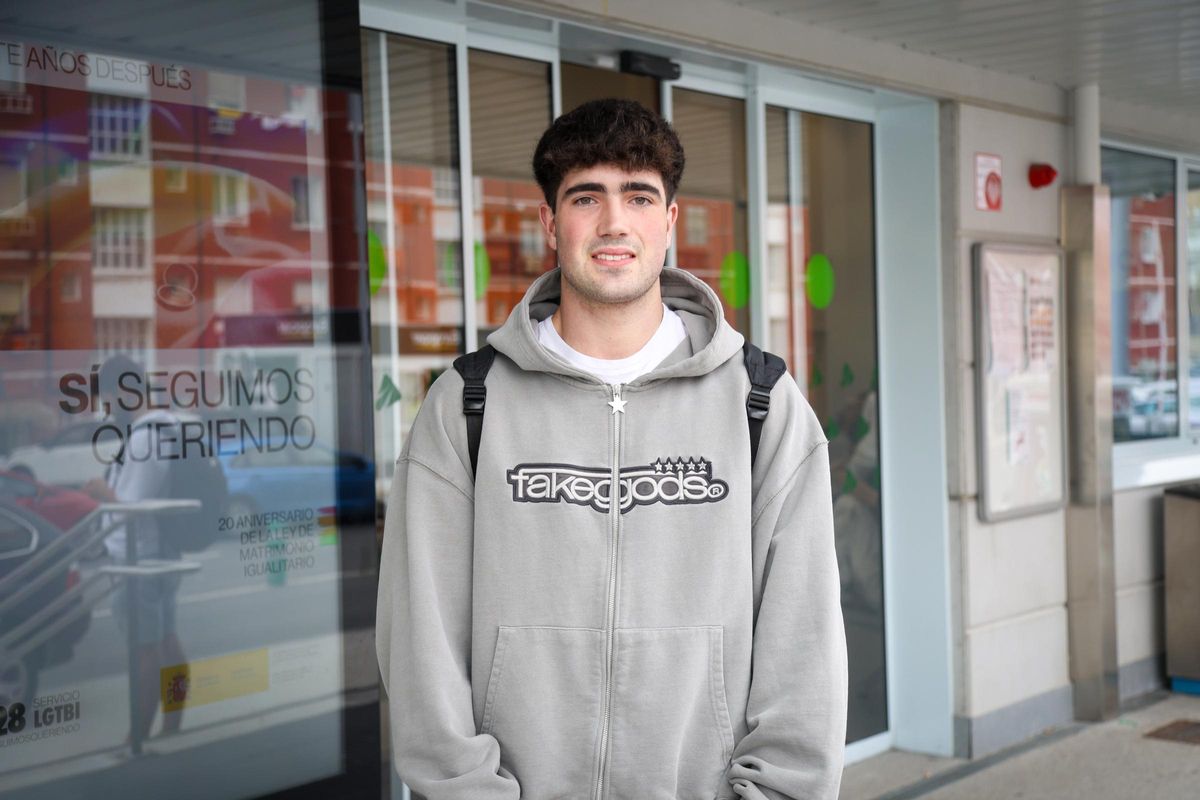 Nicolás.