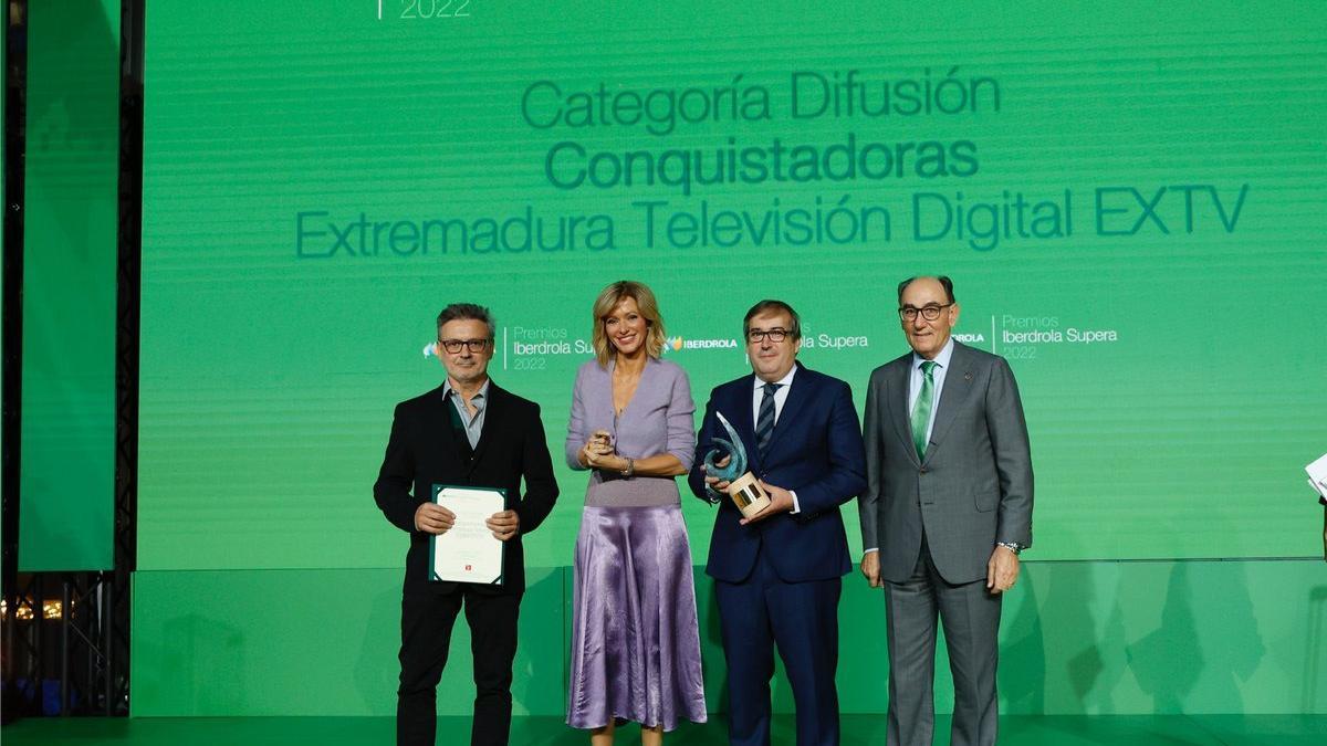 Certamen con la periodista Susana Grisso, Juan Ignacio Galán, presidente de Iberdrola y Diego Gallego.