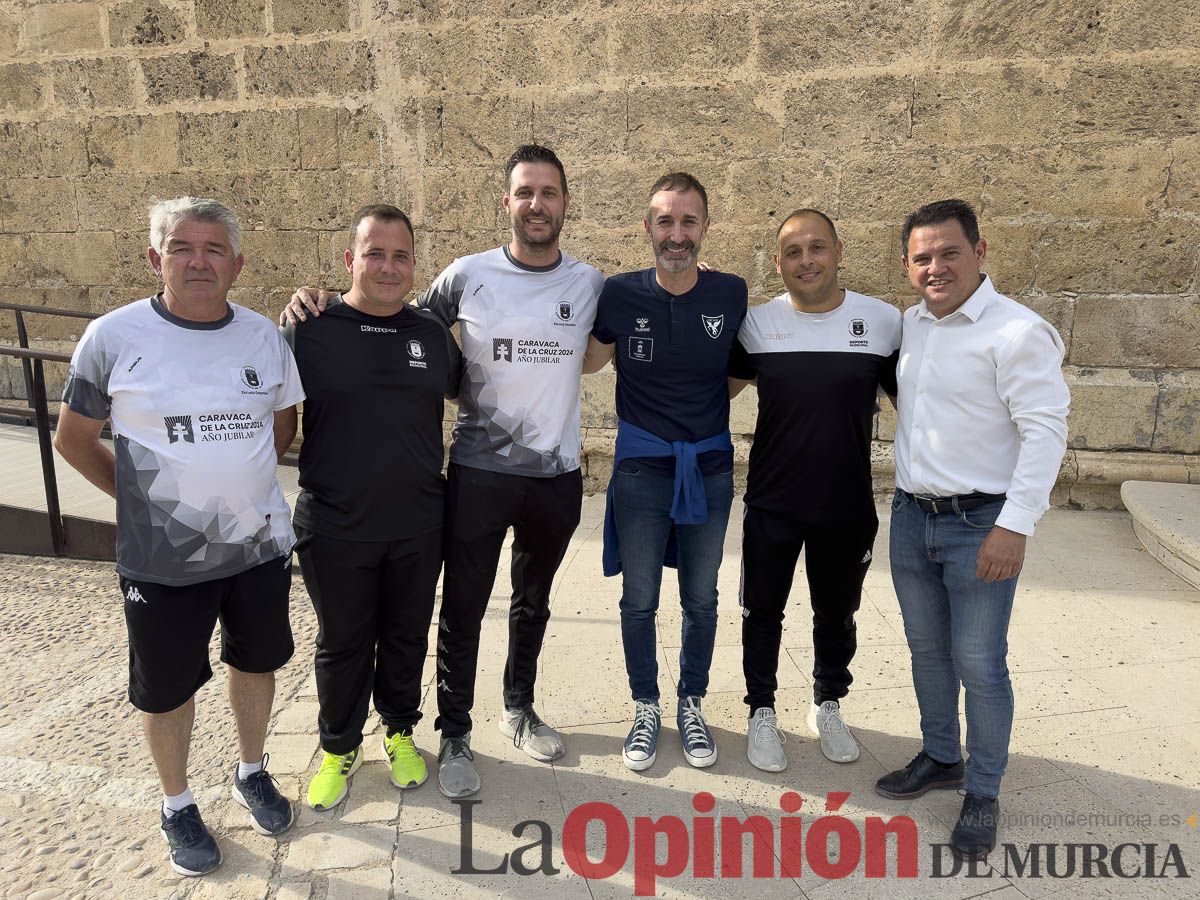 El UCAM de baloncesto peregrina a Caravaca de la Cruz en su Año Jubilar