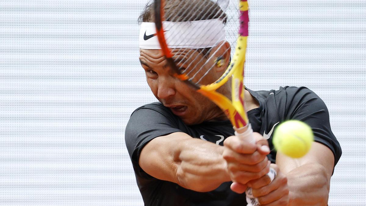 Nadal, entrenando este viernes en Roland Garros