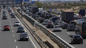 La operación retorno de Semana Santa abarrota de vehículos las carreteras españolas