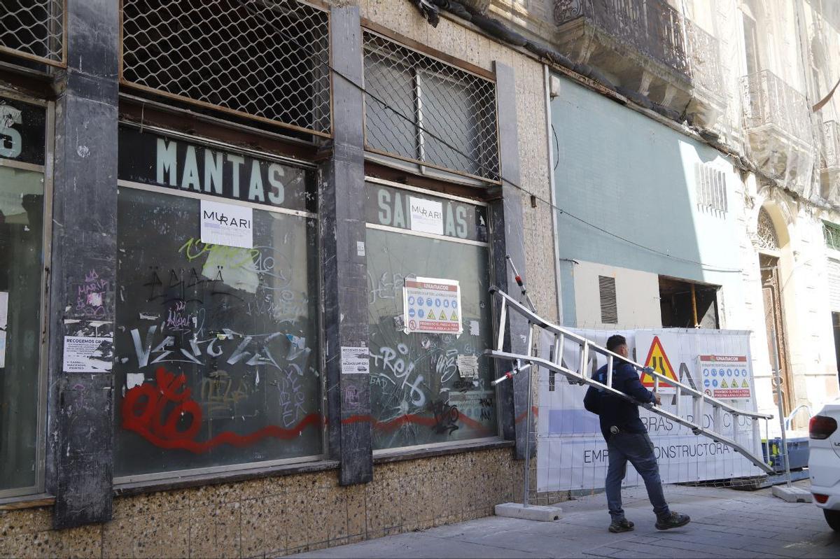 Edificio de la calle María Cristina donde vivió Juan Valera.