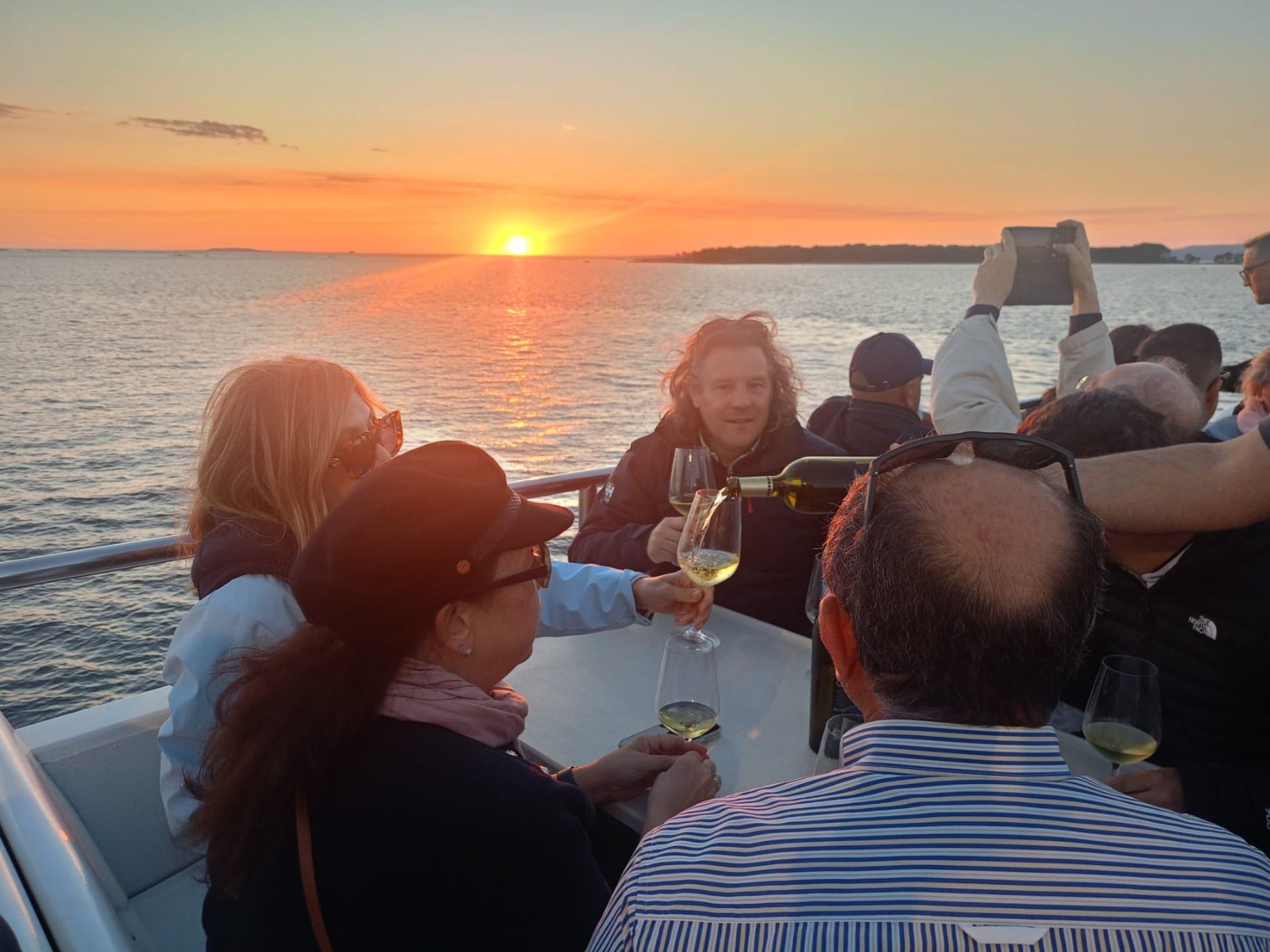 La ruta de «Viños singulares polo mar» a bordo del catamarán «Gran Cormorán Jet», esta tarde-noche.