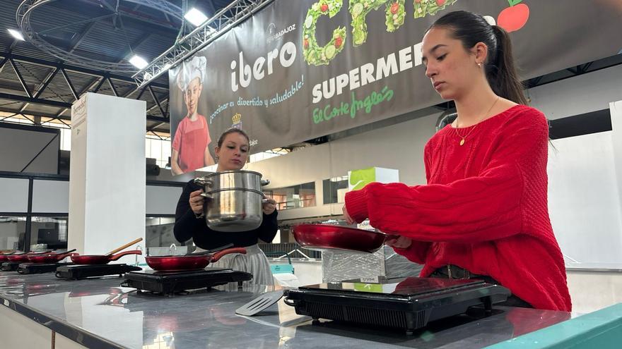Detrás de Iberocio: diez días de montaje y más de 170 monitores para la 35 Feria de la Infancia y la Juventud de Badajoz