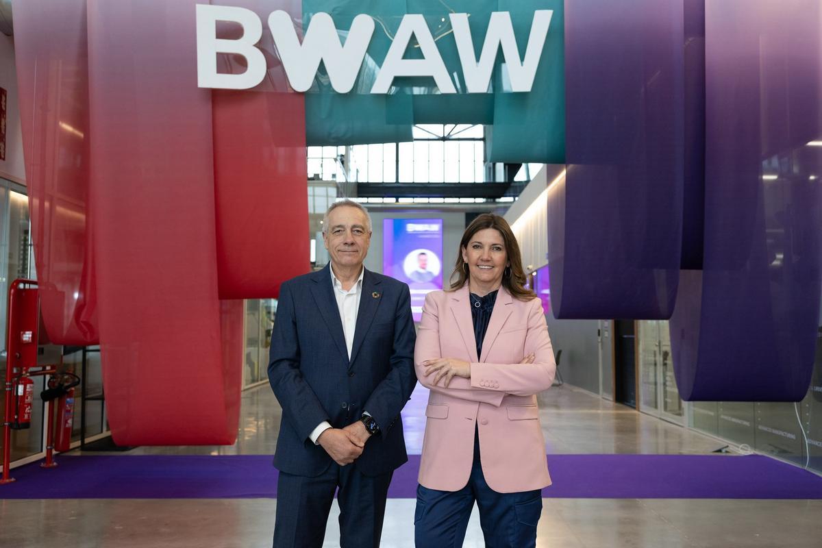 Pere Navarro, presidente ejecutivo del CZFB, y Blanca Sorigué, directora general del CZFB