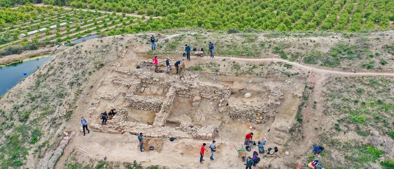 Excavaciones arqueológicas en el yacimiento  de los Saladares de Orihuela