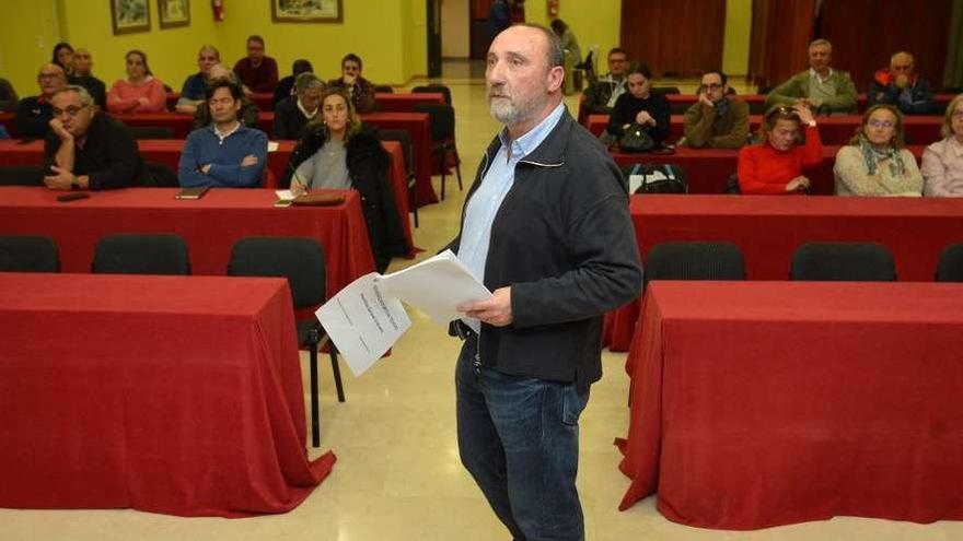 Carlos García-Alén durante la asamblea celebrada ayer. // Gustavo Santos