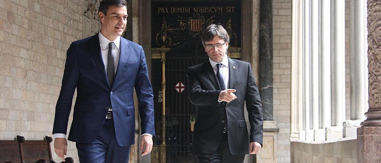 La reunión del PSOE con Puigdemont sobrevuela la jura de la princesa Leonor.