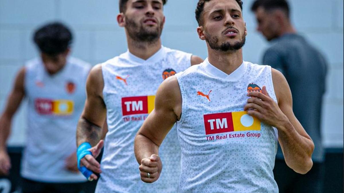 Amallah entrenando con el Valencia