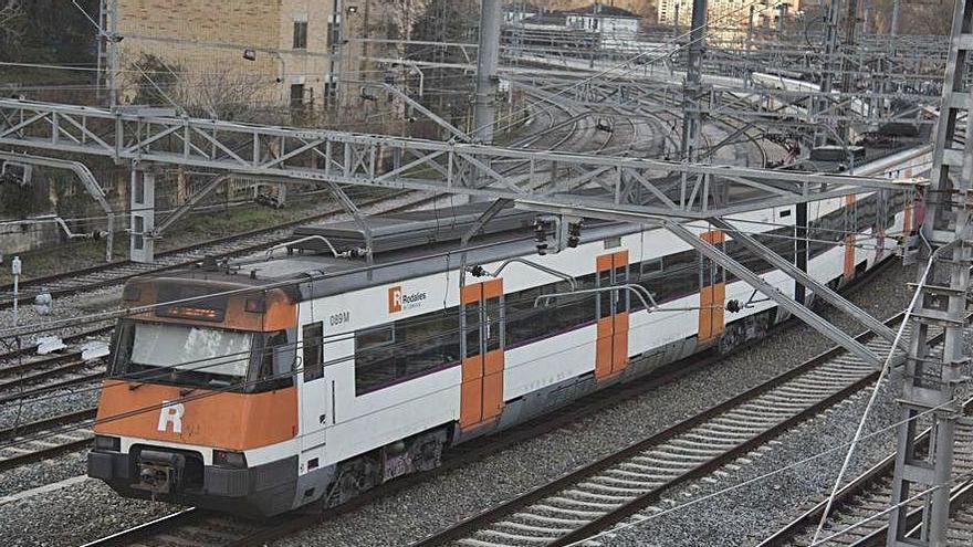 Un tren de Rodalies a l&#039;estació de Manresa