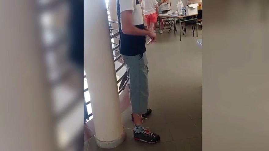 Rompe el voto delante de la mesa en un colegio electoral de Canarias