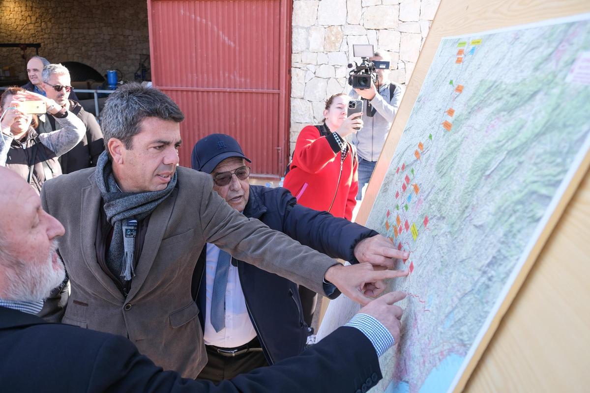 Ángel Urbina y Carlos Mazón durante una visita de obras del postrasvase del Júcar, en una imagen de archivo
