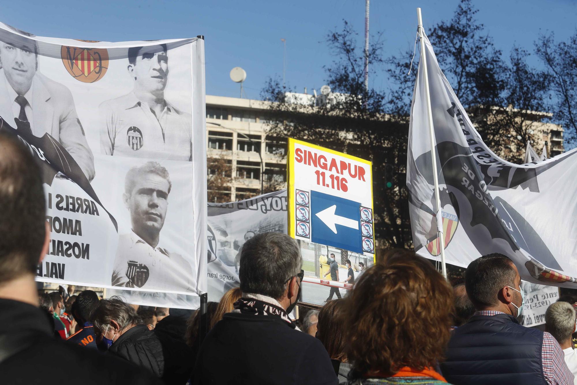 Manifestación contra Peter Lim