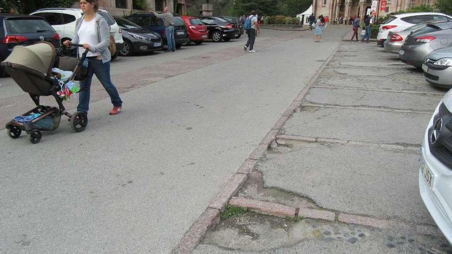 El progresivo deterioro del pavimento de Covadonga